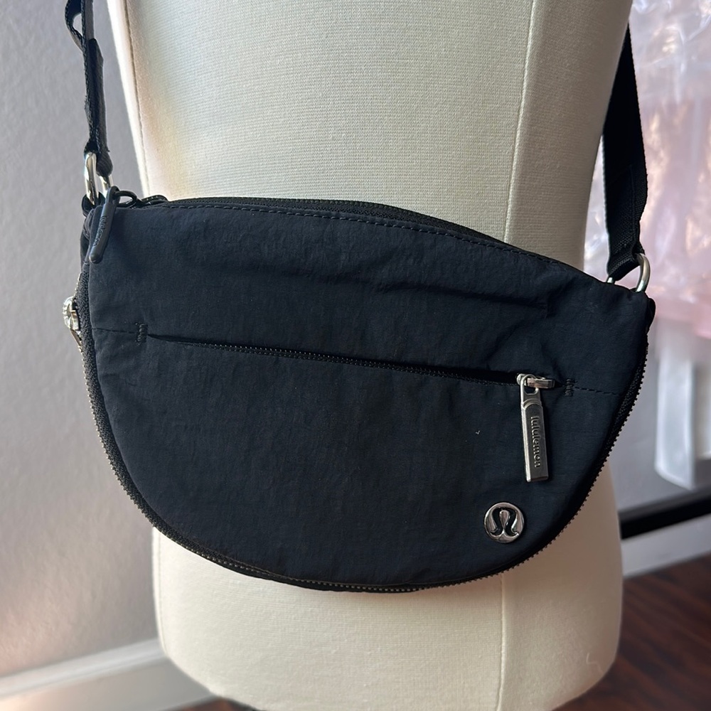 Lululemon Belt Bag - Black - 1L